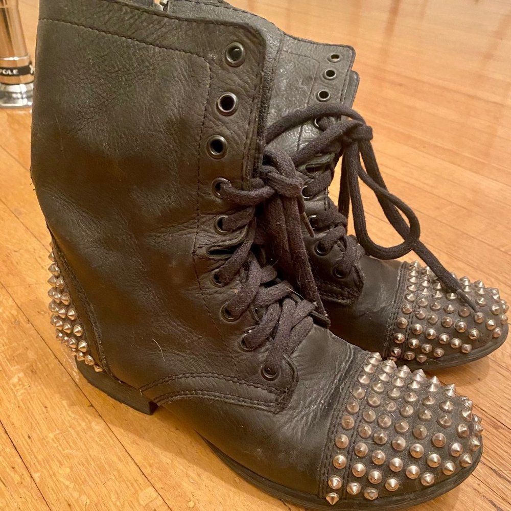 Vintage Tarnney Studded Steve Madden Leather Combat Boots